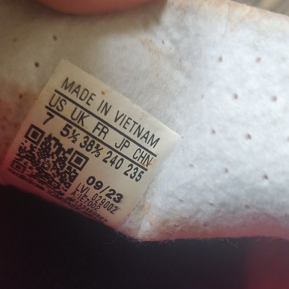 Addias - Picture 4 of 5